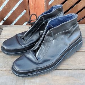 Bruno Magli. Men's Chukka boots. Italy. Vintage. 11 M. GUC. Black leather.